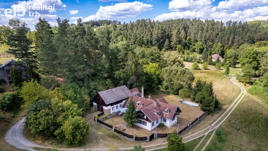 Prodej rodinného domu 360 m², Žďárec
