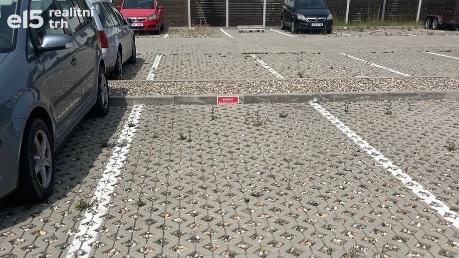 Prodej garáže 13 m², Chýně