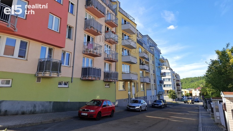 Pronájem garážového stání 18 m², Praha-Kunratice
