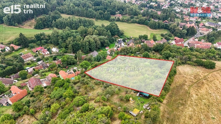 Prodej pole 4 689 m², Krušovice