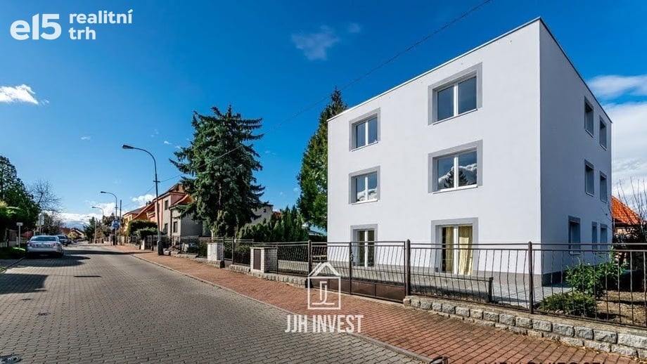 Pronájem bytu 2+kk 57 m², Praha - Vinoř
