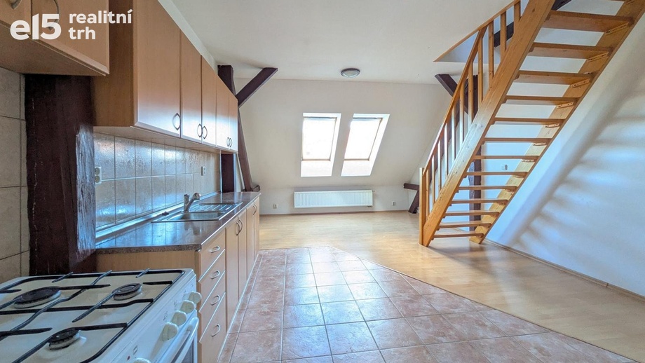 Pronájem bytu 2+1 87 m², Královo Pole