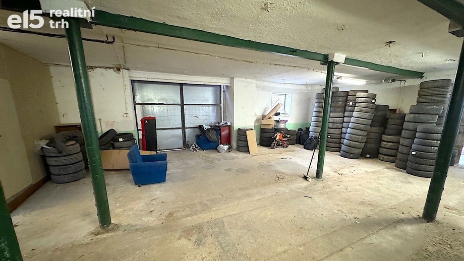 Pronájem skladu 380 m², Dobšice