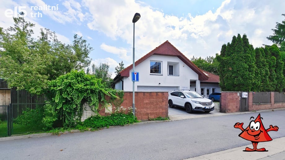 Pronájem rodinného domu 350 m², Praha - Třebonice