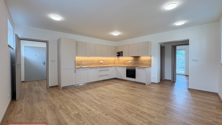 Pronájem bytu 3+kk 64 m², Chropyně