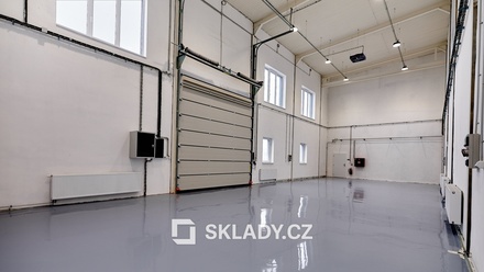 Pronájem skladu 214 m², Ostrov