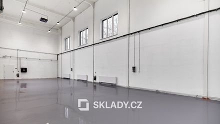 Pronájem skladu 214 m², Ostrov