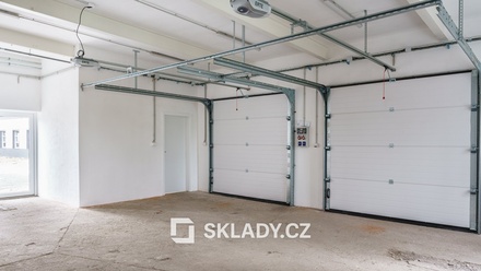 Pronájem skladu 214 m², Ostrov