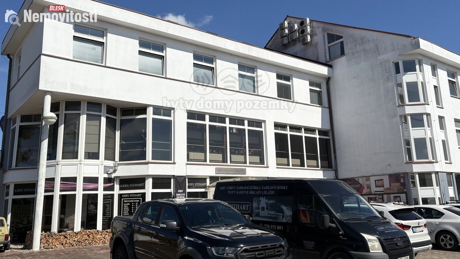 Pronájem kanceláře 152 m², Pardubice VII