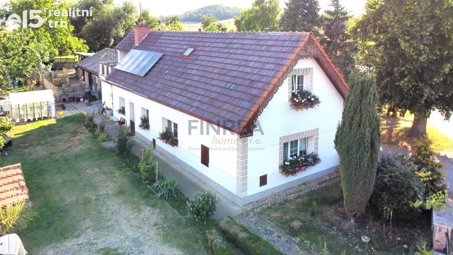 Prodej rodinného domu 380 m², Solany