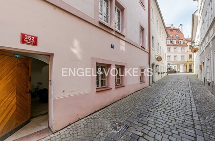 Pronájem ordinace 175 m², Praha - Malá Strana