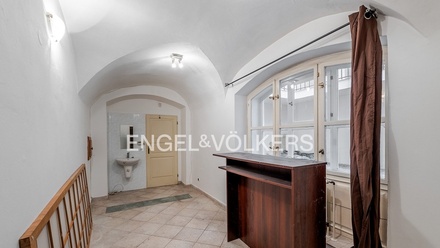 Pronájem obchodního prostoru 175 m², Praha - Malá Strana