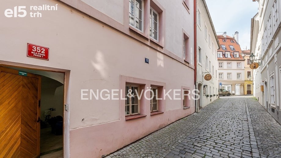 Pronájem obchodního prostoru 175 m², Praha - Malá Strana