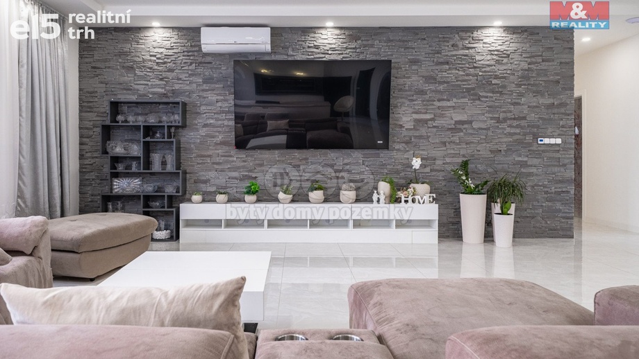 Prodej rodinného domu 166 m², Rostoklaty
