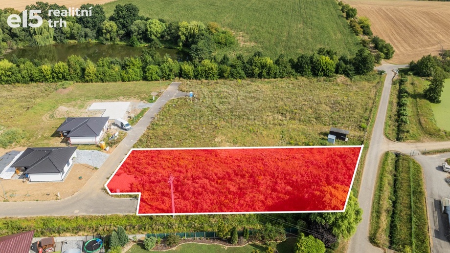 Prodej stavebního pozemku 1 805 m², Lutopecny