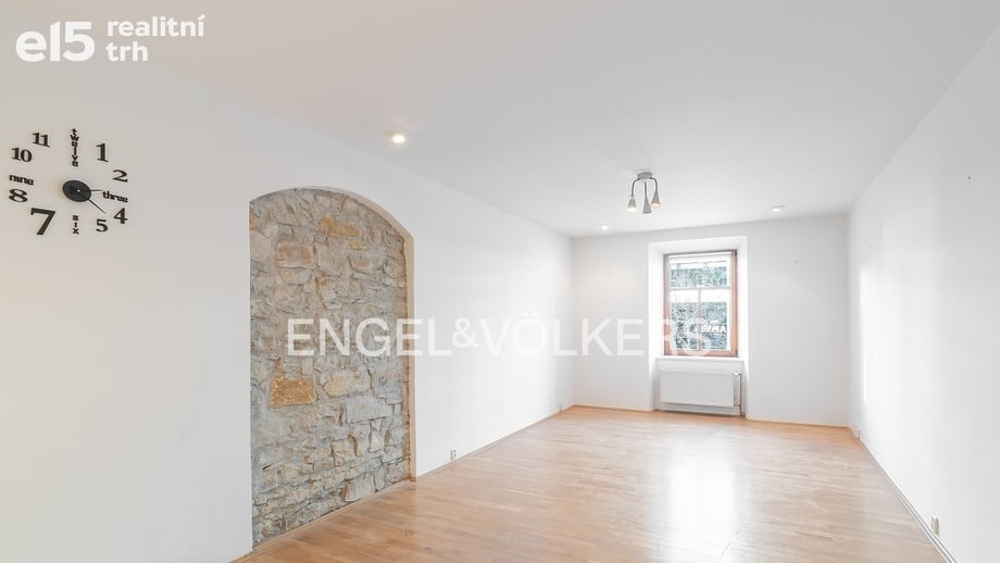 Pronájem bytu 1+kk 35 m², Praha - Karlín