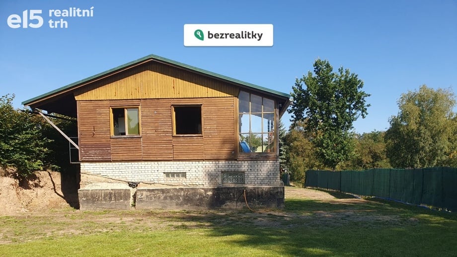 Prodej stavebního pozemku 1 539 m², Mníšek pod Brdy
