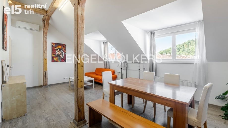 Pronájem bytu 5+kk 114 m², Praha - Malá Strana