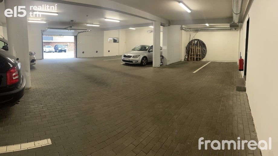 Pronájem garážového stání 12 m², Brno - Starý Lískovec