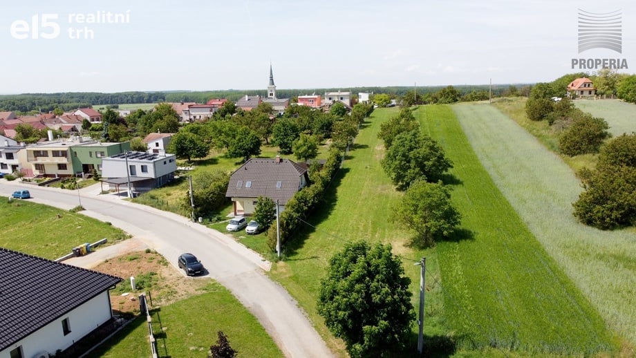 Prodej stavebního pozemku 1 566 m², Nosislav