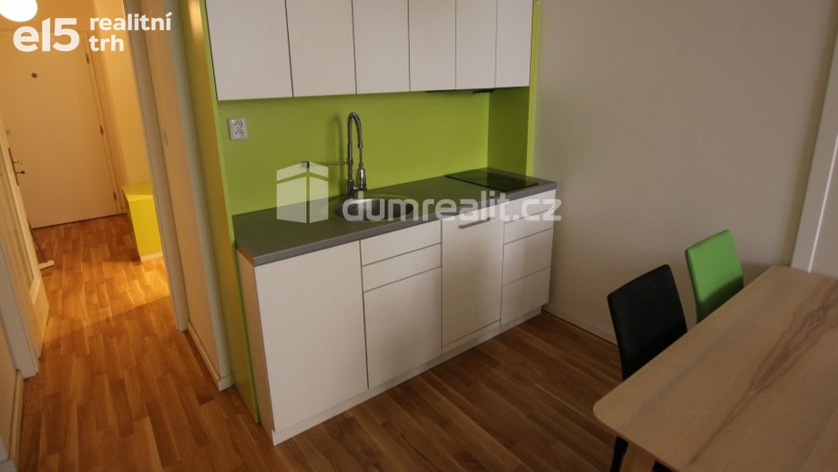 Pronájem bytu 1+kk 27 m², Praha 7