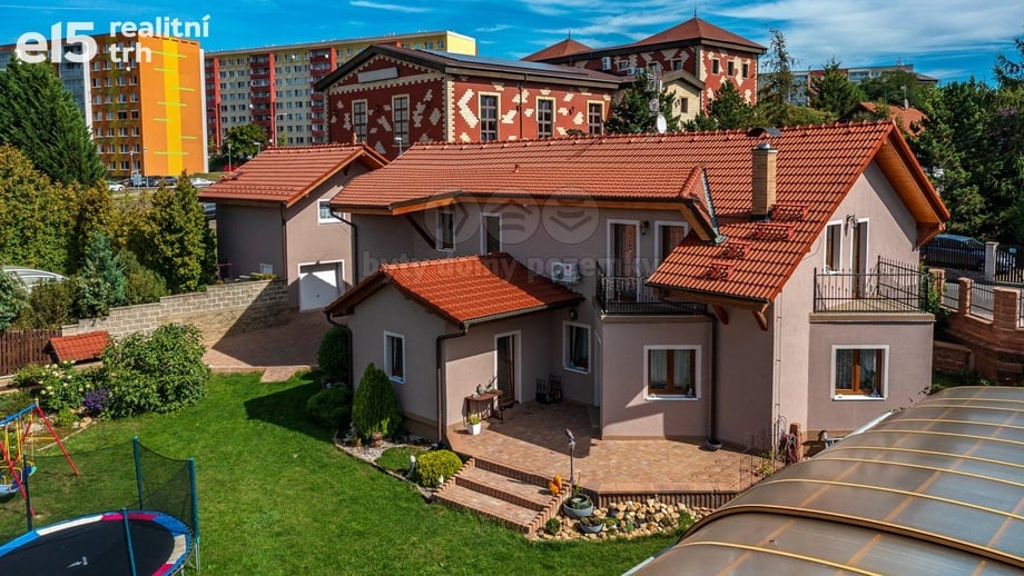 Prodej rodinného domu 411 m², Most