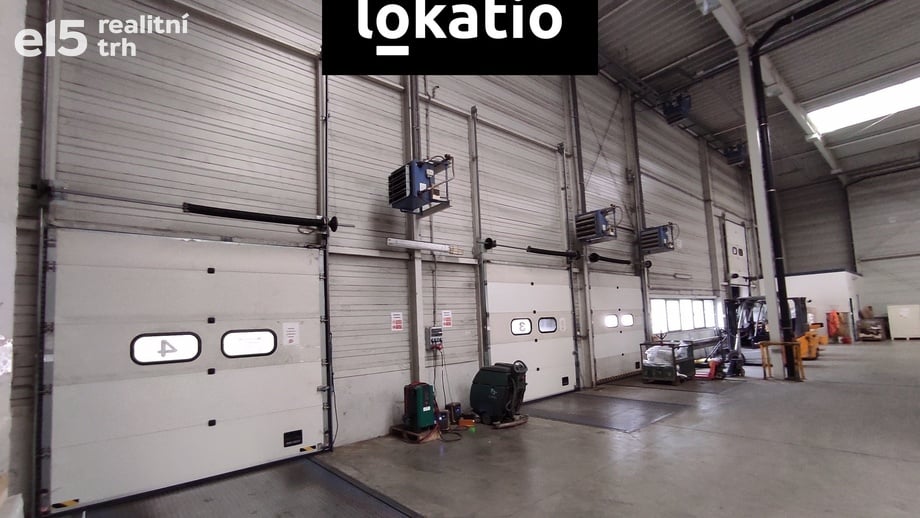 Pronájem skladu 2 041 m², Nučice