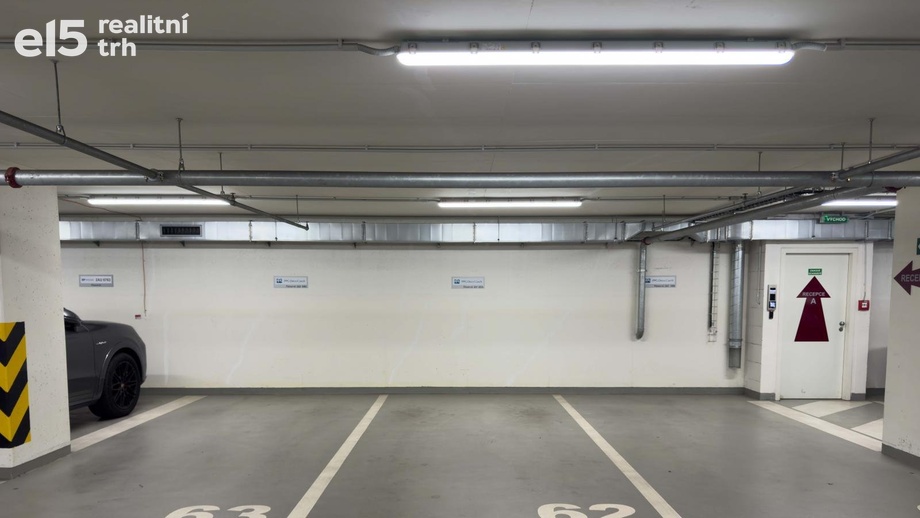 Pronájem garážového stání 13 m², Praha 8, Karlín