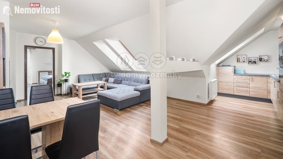 Prodej bytu 3+kk 87 m², Hýskov
