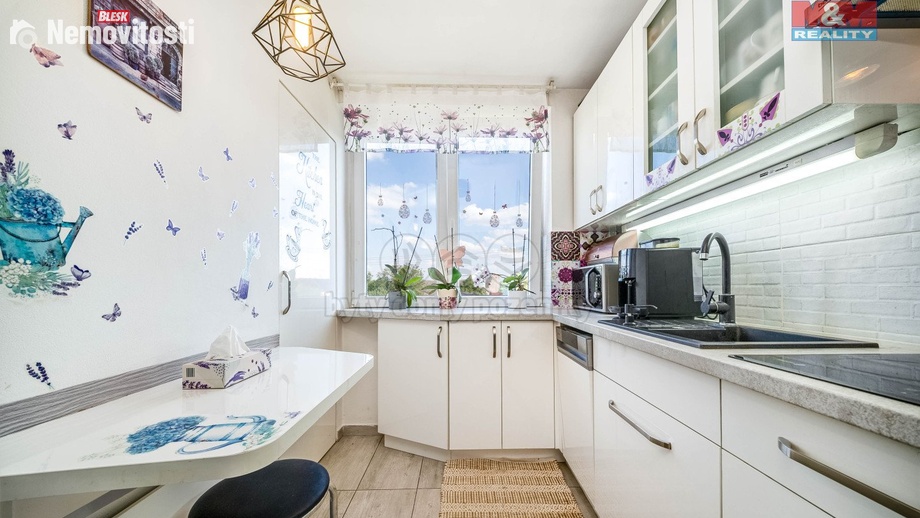 Prodej bytu 3+1 70 m², Kněžmost