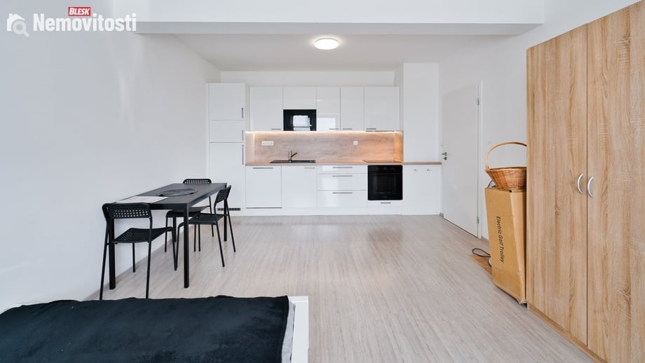 Pronájem bytu 1+kk 30 m², Brno - Židenice
