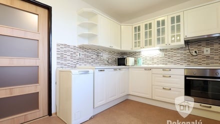 Pronájem bytu 2+1 71 m², Praha - Dubeč