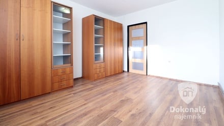 Pronájem bytu 2+1 71 m², Praha - Dubeč