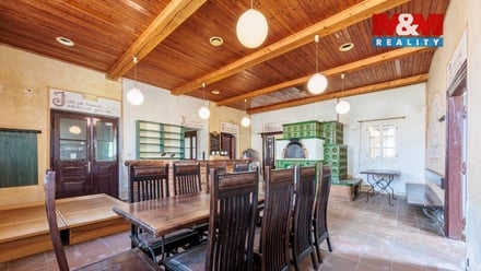 Prodej rodinného domu 500 m², Mlečice