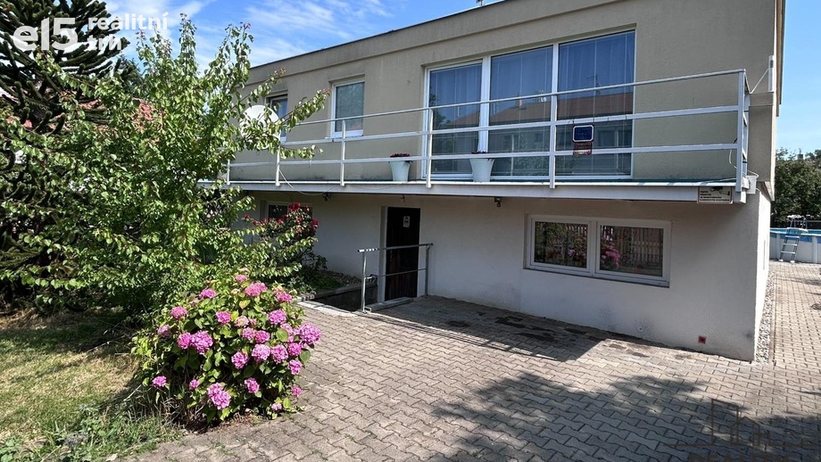 Prodej obchodního prostoru 216 m², Praha 10