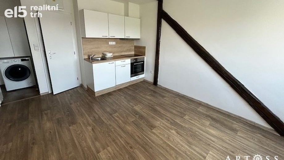 Pronájem bytu 1+kk 28 m², Brno - Černá Pole