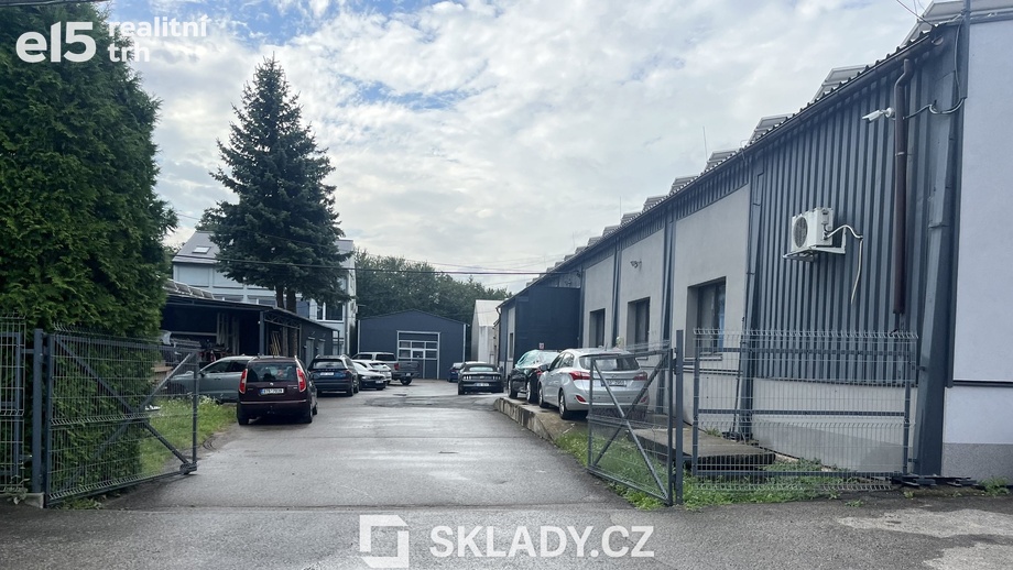 Pronájem skladu 675 m², Praha 20
