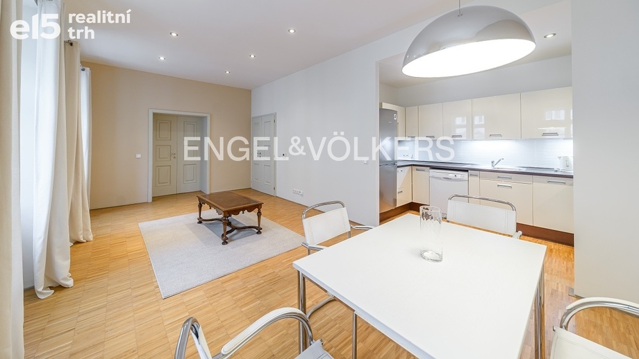 Pronájem bytu 2+kk 65 m², Praha - Malá Strana