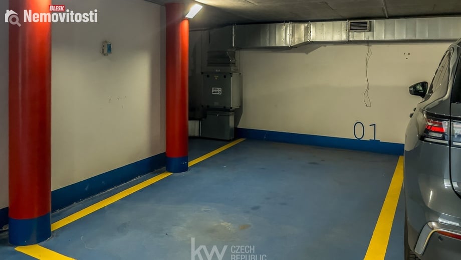 Prodej garáže 12 m², Praha - Holešovice