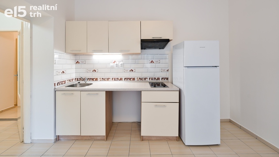 Pronájem bytu 1+kk 30 m², Praha - Smíchov
