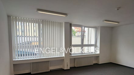 Pronájem kanceláře 38 m², Praha - Holešovice