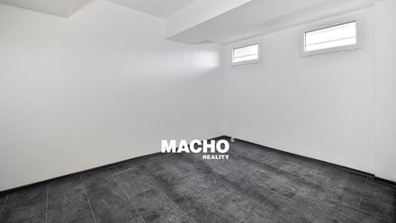 Prodej bytu 2+kk 39 m², Chrášťany