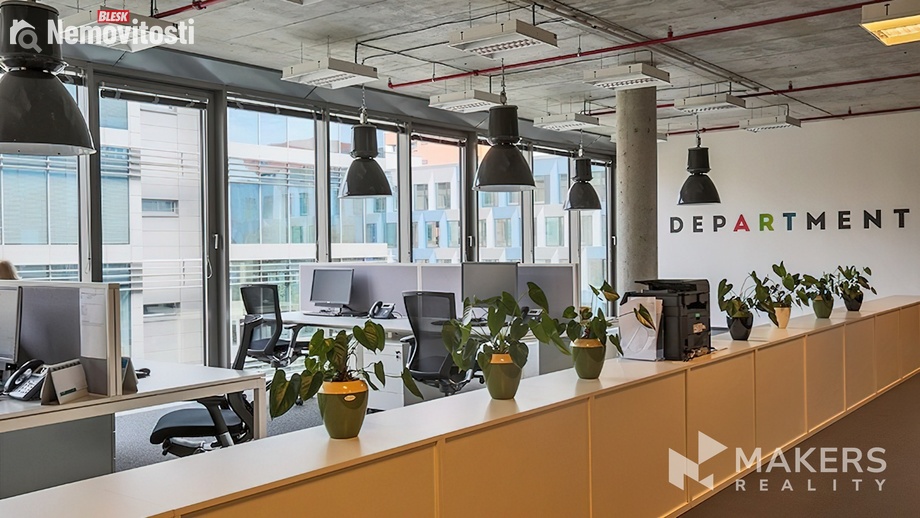 Pronájem kanceláře 241 m², Praha - Holešovice