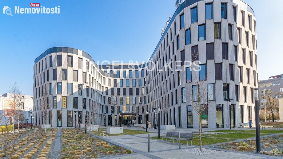 Pronájem kanceláře 743 m², Praha - Vokovice