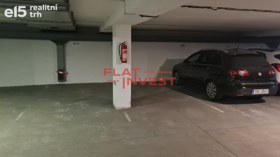 Pronájem garážového stání 22 m², Praha - Vršovice