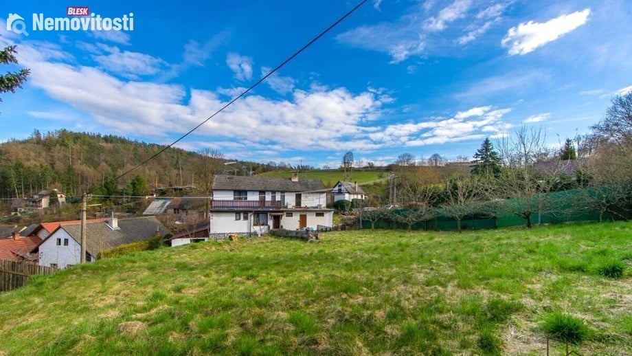 Prodej stavebního pozemku 284 m², Zvíkovec