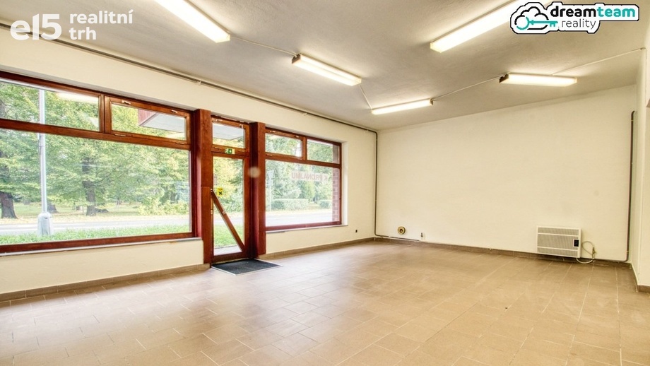 Pronájem obchodního prostoru 69 m², Rožnov pod Radhoštěm