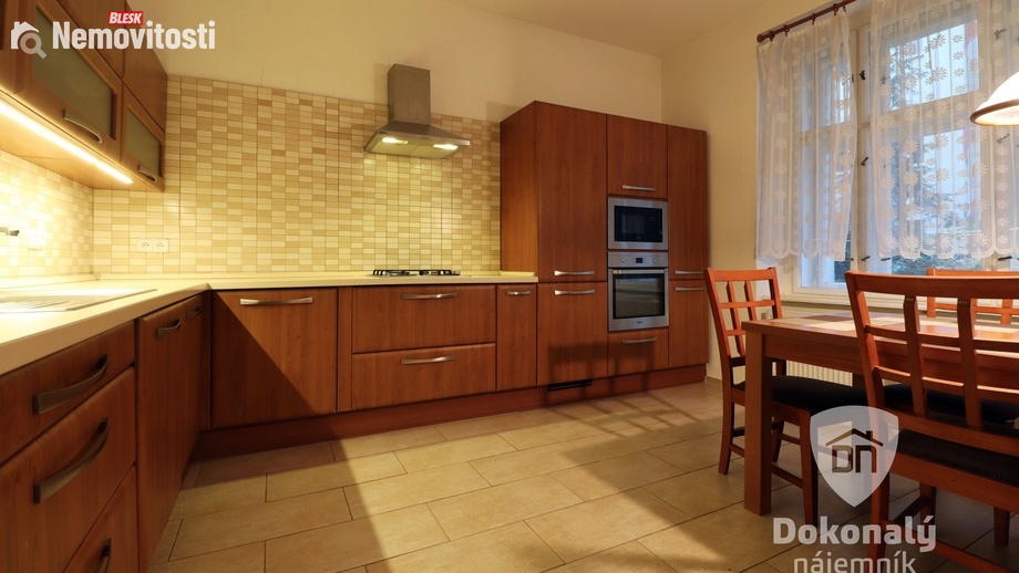 Pronájem bytu 4+1 105 m², Praha - Holešovice