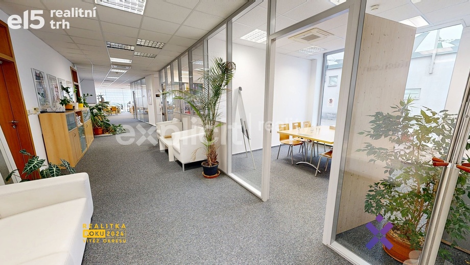 Pronájem kanceláře 220 m², Zlín
