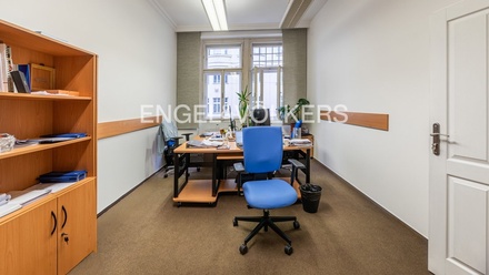Pronájem kanceláře 325 m², Praha - Vinohrady